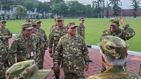 Kabinet Merah Putih memulai hari pertama masa pembekalan mereka dengan semangat yang membara di Akademi Militer (Akmil) Magelang.