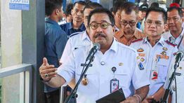 Rano Karno Pakai Mobil Pribadi di Hari Wajib Transportasi Umum
