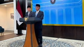 Menteri Sekretaris Negara (Mensesneg) Prasetyo Hadi, yang juga menjadi juru bicara Presiden RI, menepis anggapan bahwa pencopotan Budi Gunawan dari jabatan Menteri Koordinator Bidang Politik dan Keamanan (Menko Polkam) berkaitan dengan kerusuhan/