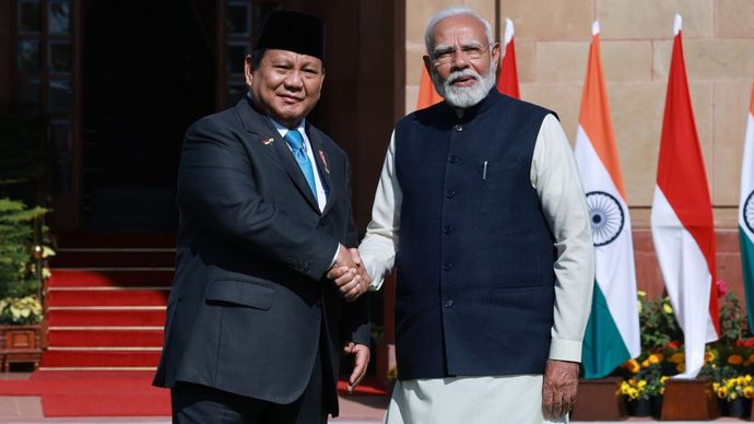 Gestur Bersahabat Prabowo dan Modi di India, Peluk Erat hingga Panggilan &lsquo;Brother&rsquo; <b>(Istimewa)</b>