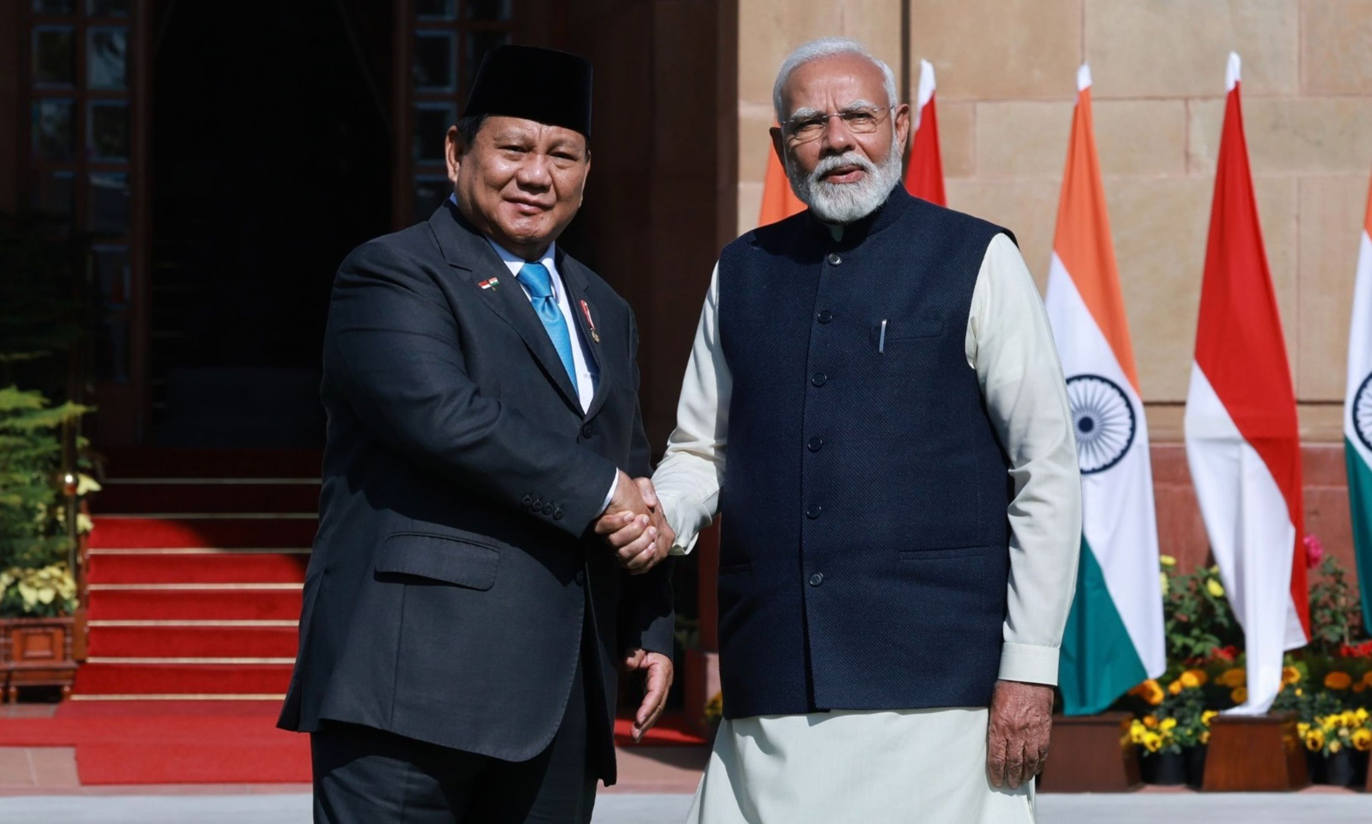 Gestur Bersahabat Prabowo dan Modi di India, Peluk Erat hingga Panggilan &lsquo;Brother&rsquo; <b>(Istimewa)</b>