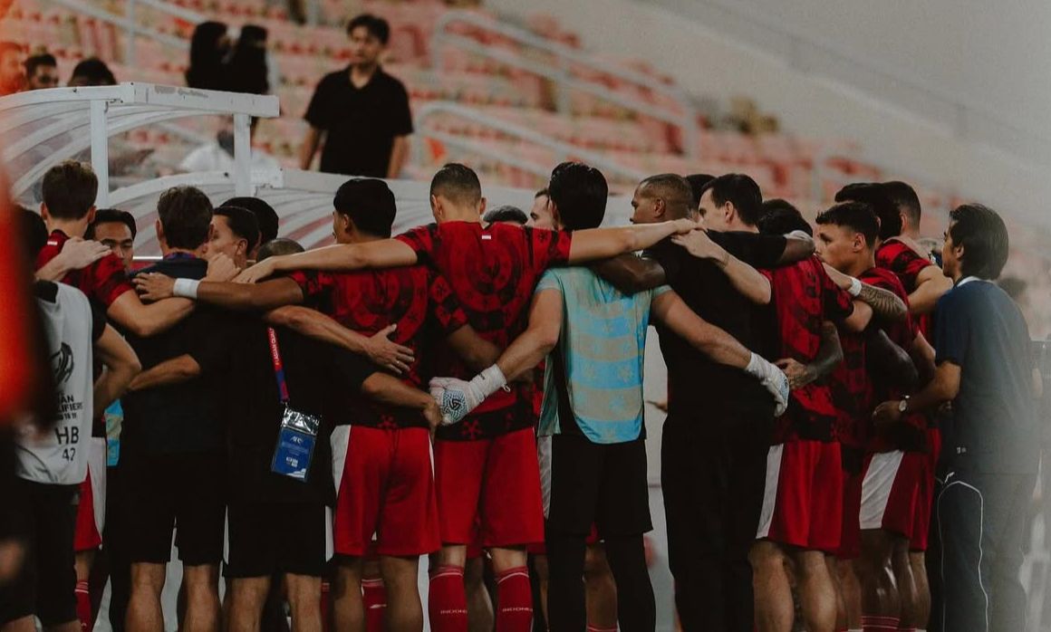 Pelatih Timnas Indonesia, Patrick Kluivert, menyampaikan permintaan maaf dan rasa kecewa atas kegagalan timnya melaju ke Piala Dunia 2026 setelah mengalami kekalahan dari Arab Saudi dan Irak. <b>(Instagram)</b>