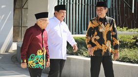 Menteri Pertahanan RI sekaligus Presiden terpilih Prabowo Subianto membuat terharu Presiden Joko Widodo (Jokowi) saat Sidang Paripurna terakhir yang dihelat di Istana Garuda, Ibu Kota Nusantara, Kalimantan Timur, Jumat (13/9).