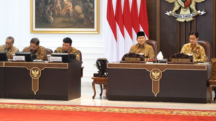 Presiden Prabowo dalam sidang kabinet perdana/Ist