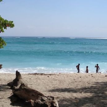 Lagi Asik Berjemur di Pantai, Seorang Turis Tewas Terlindas Kendaraan ATV