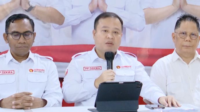 Bendahara Umum PP Gekira sekaligus Ketua Panitia HUT ke-17, Dimpos Tampubolon (tengah)