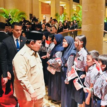 Warga dan Pelajar Indonesia di Singapura Antusias Sambut Kedatangan Presiden Prabowo