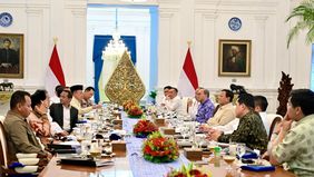 Presiden Prabowo Subianto menerima laporan dari Satgas Hilirisasi dan sejumlah kementerian terkait mengenai perkembangan investasi di sektor hilirisasi. 