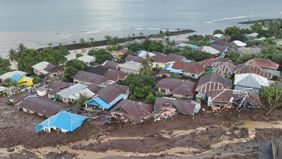 Banjir bandang melanda RT 01-RW 01 di Kelurahan Rua, Kecamatan Ternate Pulau, Kota Ternate, Maluku Utara.