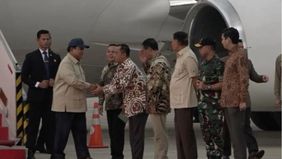 residen Republik Indonesia, Prabowo Subianto, tiba di Pangkalan Udara Halim Perdanakusuma, Jakarta Timur, Sabtu, 21 Juni 2025 sekitar pukul 16.28 WIB
