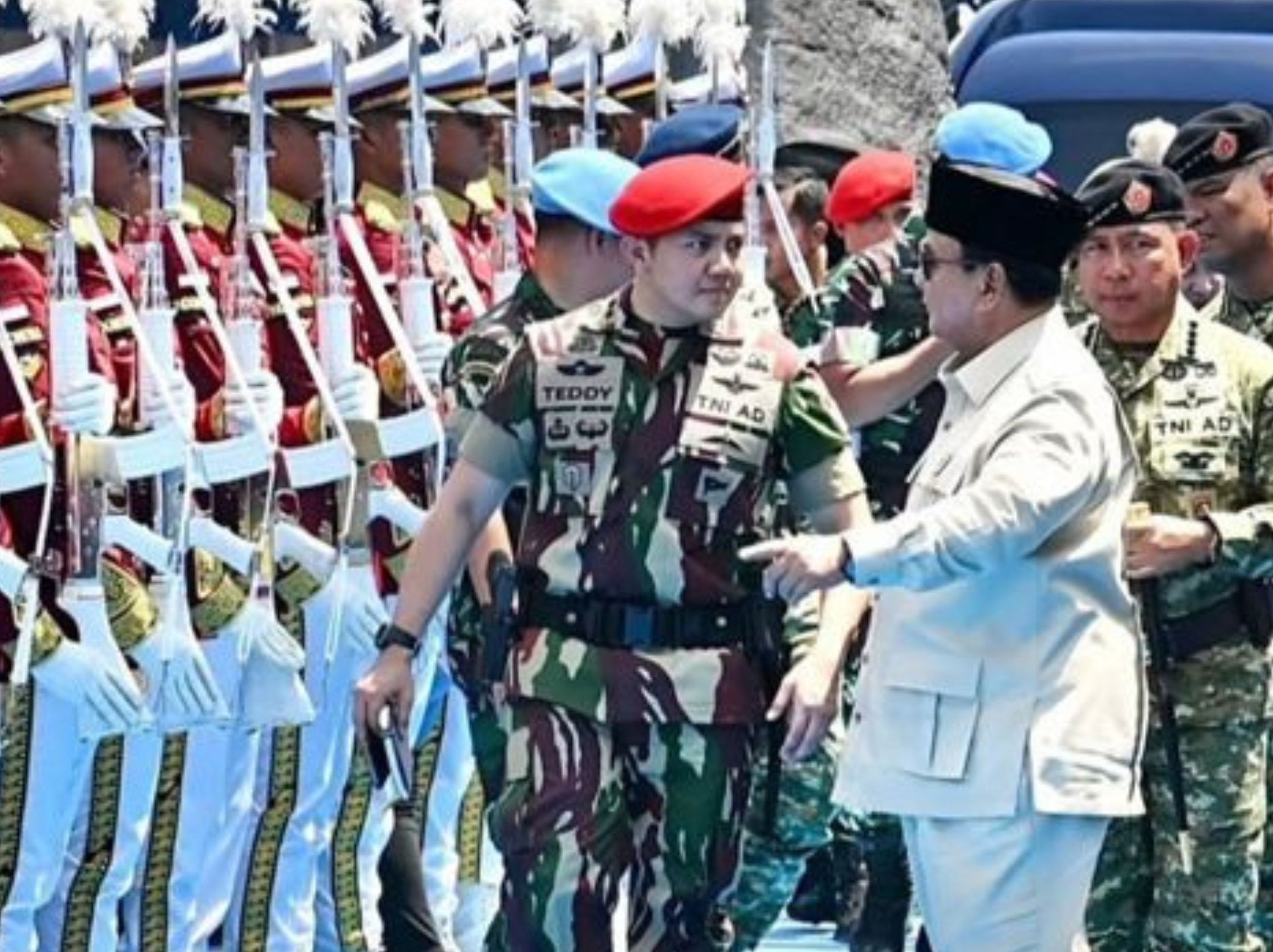 Presiden Prabowo bersama Seskab Teddy <b>(Instagram @sekretariat.kabinet)</b>