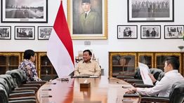 Seskab Teddy Ungkap Prabowo Panggil Menteri Bahas Pangan Hingga Perumahan