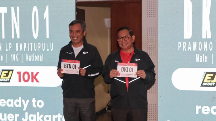 Pramono saat meninjau Race Expo BTN Jakarta International Marathon (JAKIM) 2026 di Balai Kartini, Jakarta Selatan, pada Kamis (11/6).