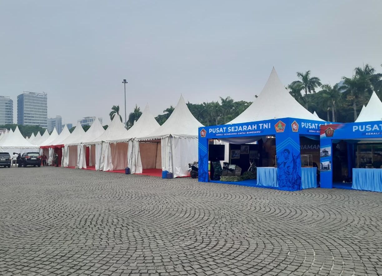 Persiapan HUT TNI di Monas  <b>(NTVNews.id/ Adiansyah)</b>