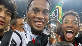 Joao Mendes adalah putra Ronaldinho dari hubungannya dengan penari Janaina Mendes