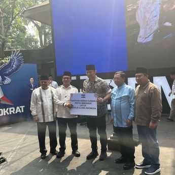 Ketua Umum Partai Demokrat AHY Serahkan Hewan Kurban secara Simbolis di Kantor DPP