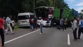 Kecelakaan beruntun kembali terjadi di KM 97+200 Tol Cipularang arah Bandung, Jawa Barat, melibatkan enam kendaraan dan menyebabkan dua orang menjadi korban.

