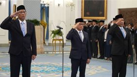 Perombakan kabinet yang baru saja dilakukan Presiden masih menuai berbagai respons pro dan kontra dari masyarakat. 
