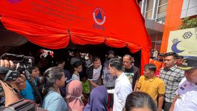 Wakil Presiden (Wapres) Gibran Rakabuming mengunjungi Kantor BNPB Kota Bekasi dan meninjau lokasi banjir di Perum Pondok Gede Permai (PGP), Bekasi.