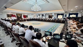 Presiden Prabowo Subianto menggelar Sidang Kabinet Paripurna bersama seluruh jajaran Menteri Kabinet Merah Putih, pada Rabu, 22 Januari 2025, di Ruang Sidang Kabinet, Istana Kepresidenan Jakarta. 