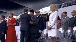 Momen Presiden Macron Sapa Hangat Prabowo di Bastille Day Prancis