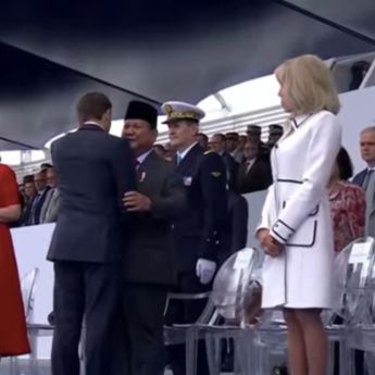 Momen Presiden Macron Sapa Hangat Prabowo di Bastille Day Prancis