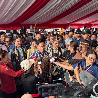 Hadiri Festival Pacu Jalur 2025, Wapres Minta Warisan Budaya dan Wajah Ekonomi Kreatif Riau Terus Dijaga