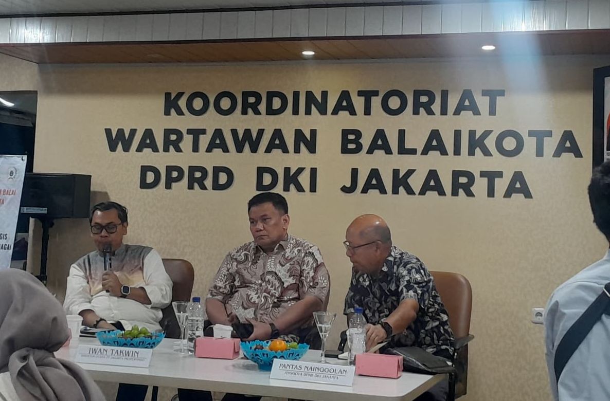 Stafsus Gubernur DKI Jakarta Yustinus Prastowo, Dirut PT Jakpro Iwan Takwin, dan Anggota DPRD DKI Jakarta Pantas Nainggolan.    <b>(NTVNews.id/ Adiansyah)</b>