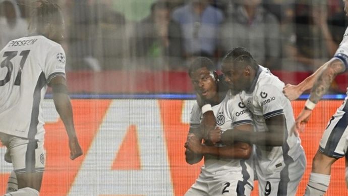 Inter Milan berhasil memaksa Barcelona bermain imbang 3-3 di Camp Nou, Kamis (1 Mei 2025).