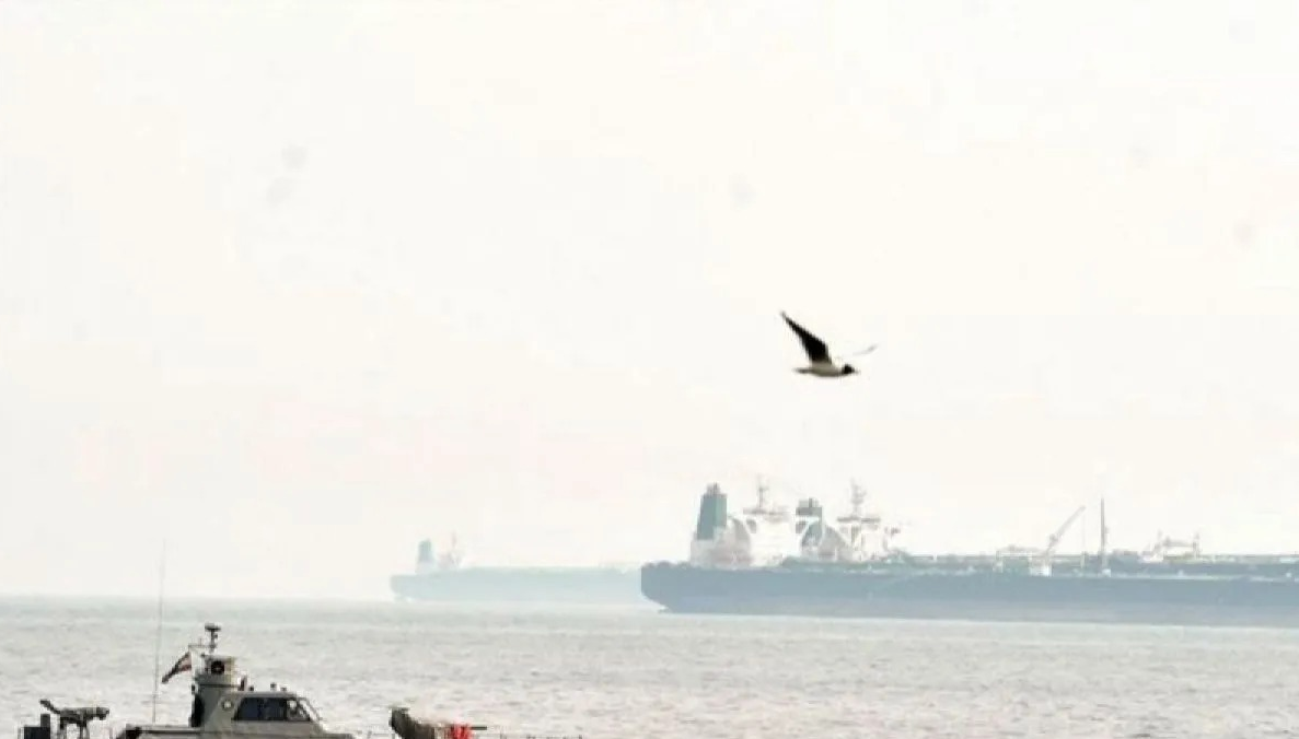 Suasana perairan di Selat Hormuz, Iran. ANTARA/Anadolu/Fatemeh Bahrami/py/am. <b>(Antara)</b>