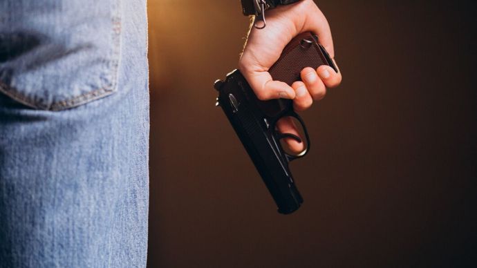 Ilustrasi Pistol