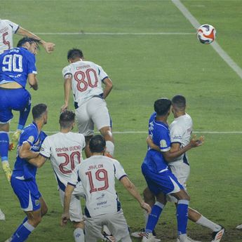 Klasemen Super League: Persija Jakarta Tempel Ketat Persib Bandung di Puncak