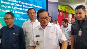 Gubernur DKI Jakarta, Pramono Anung menggunakan Transjakarta lagi di pekan kedua usai adanya kebijakan ASN DKI wajib naik transportasi umum setiap hari Rabu.