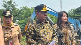 Pramono Perintahkan Wali Kota Bikin Aturan Supaya Warga Tak Buang Sampah Sembarangan