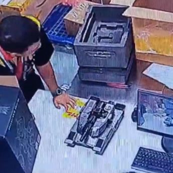 Bukan Bea Cukai, Terungkap Pihak yang Buka Paket Robot Megatron Milik Youtuber Kondang