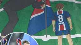 PSG Juara Liga Champions, Fans Bentangkan Spanduk 'Mengandung Bawang' untuk Enrique