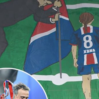 PSG Juara Liga Champions, Fans Bentangkan Spanduk 'Mengandung Bawang' untuk Enrique