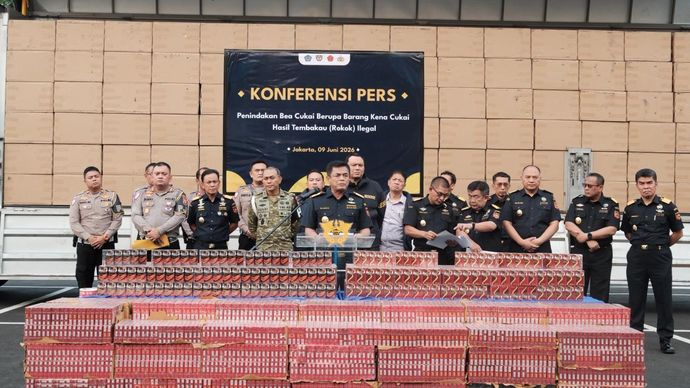 Direktur Jenderal Bea dan Cukai, Letjen TNI (Purn.) Djaka Budhi Utama