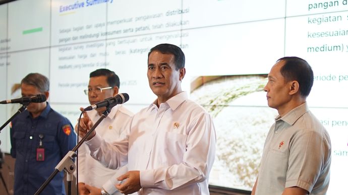 Menteri Pertanian (Mentan) Andi Amran Sulaiman buka suara terkait pihaknya bongkar praktik curang beras premium oplosan. 