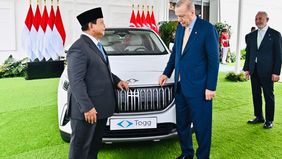 Pemerintah Turkiye secara resmi menyerahkan satu unit mobil listrik Togg T10X kepada Pemerintah Republik Indonesia sebagai simbol persahabatan