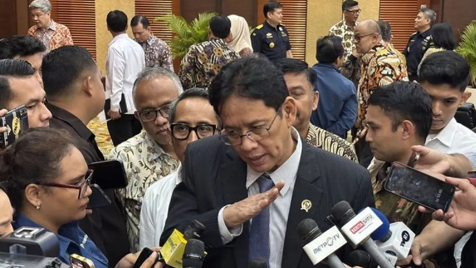 Arsip - Menteri Keuangan Purbaya Yudhi Sadewa menjawab pertanyaan wartawan dalam wawancara cegat di kantor Kementerian Keuangan, Jakarta, Kamis (9/4/2026). ANTARA/Imamatul Silfia/pri.