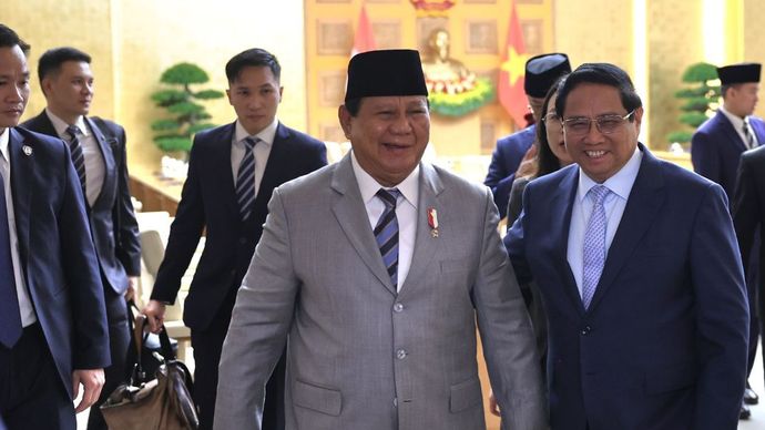 Menhan Prabowo Bertemu PM Vietnam