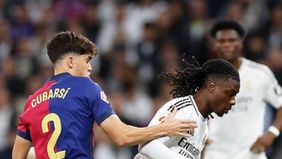 Real Madrid kalah 0-4 dari rival abadinya, Barcelona pada laga lanjutan La Liga 2024/2025. 