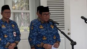 Gubernur DKI Jakarta, Pramono Anung menjadi inspektur upacara bendera pada peringatan Hari Pahlawan 2025 di lingkungan provinsi DKI Jakarta. 