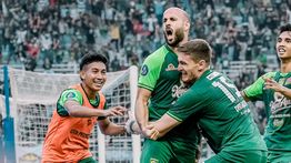 Tekuk Persija Jakarta, Persebaya Gusur Borneo dari Puncak Klasemen Liga 1