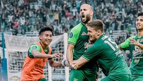 Persebaya berhasil comeback setelah sempat tertinggal 0-1 dari Persija di babak pertama. 