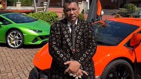 Pengacara Hotman Paris bantah soal isu nunggak pajak hingga miliaran rupiah, dan menyebutnya hanya gosip.