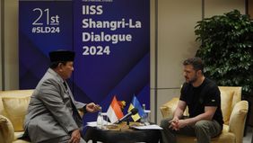 Presiden terpilih Prabowo Subianto menyebut bahwa Indonesia bersedia untuk mengirimkan pasukan penjaga perdamaian untuk melakukan gencatan senjata di Gaza, Palestina. Prabowo mengatakan proposal tiga fase gencatan senjata di Gaza yang diajukan Joe Bi