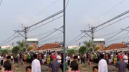 Terpopuler: Pemotor Tewas Dihantam Kereta di Pasar Pesing, Danantara Dorong BUMN dan Anak Usaha Gelar IPO