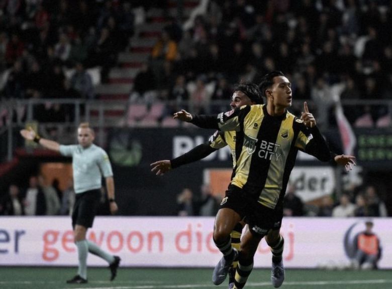 Kandidat pemain naturalisasi, Miliano Jonathans tampil memukau bersama timnya Vitesse Arhnhem.  <b>(Instagram )</b>